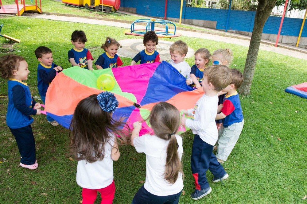 Escola pintando o 7